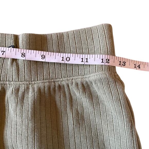 Nike Ribbed Hi Rise Logo Running Shorts Olive Green Size Small 0633W - Picture 4 of 10